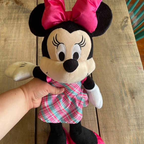 Minnie Mouse Disney Plush - Picture 3 of 4